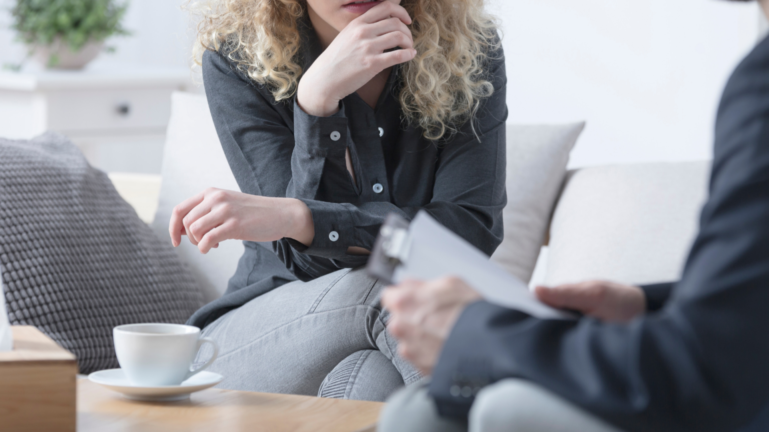 Creemos en una psicoterapia clara y eficaz: valoración telefónica inicial para entender tu caso (la primera consulta de valoración gratuita), objetivos concretos, y un itinerario que combina tratamientos psicológicos a domicilio, terapia online, EMDR e intervenciones puntuales según tus necesidades: depresión, gestión emocional, traumas, habilidades sociales o fobias.